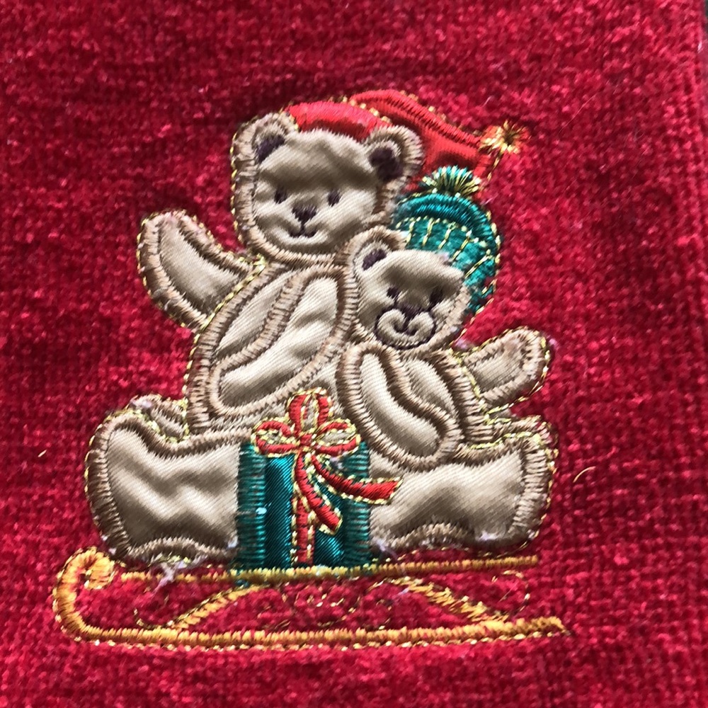 Vintage Embroidered Towels - Picture 5 of 8